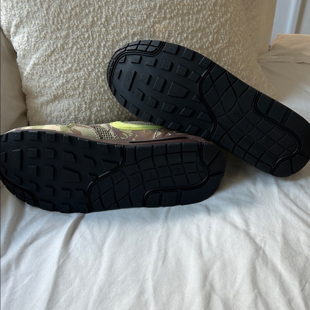 Nike Air Max 1 Camo Light Lemon Twist. NEVER WORN, no tags - Picture 3 of 5